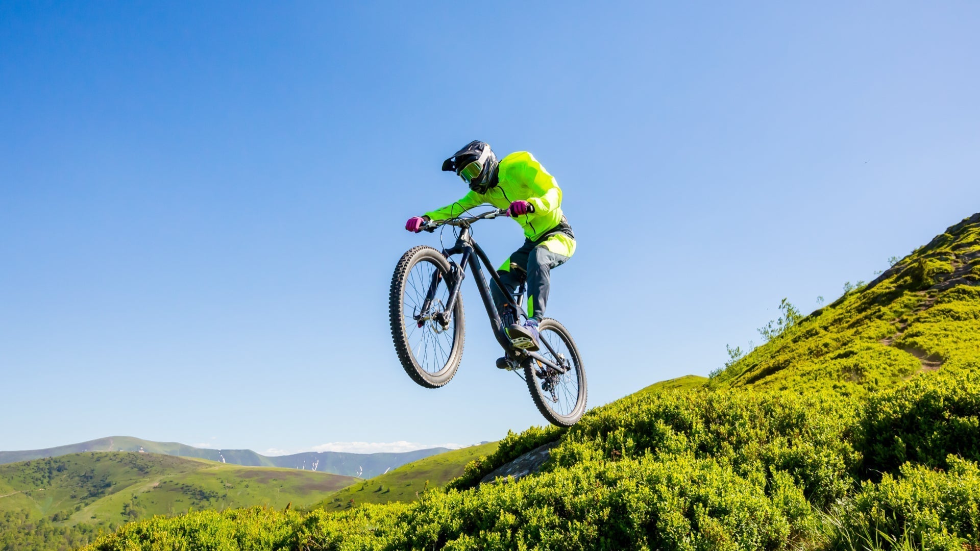 How to Choose an Action Camera for Mountain Biking