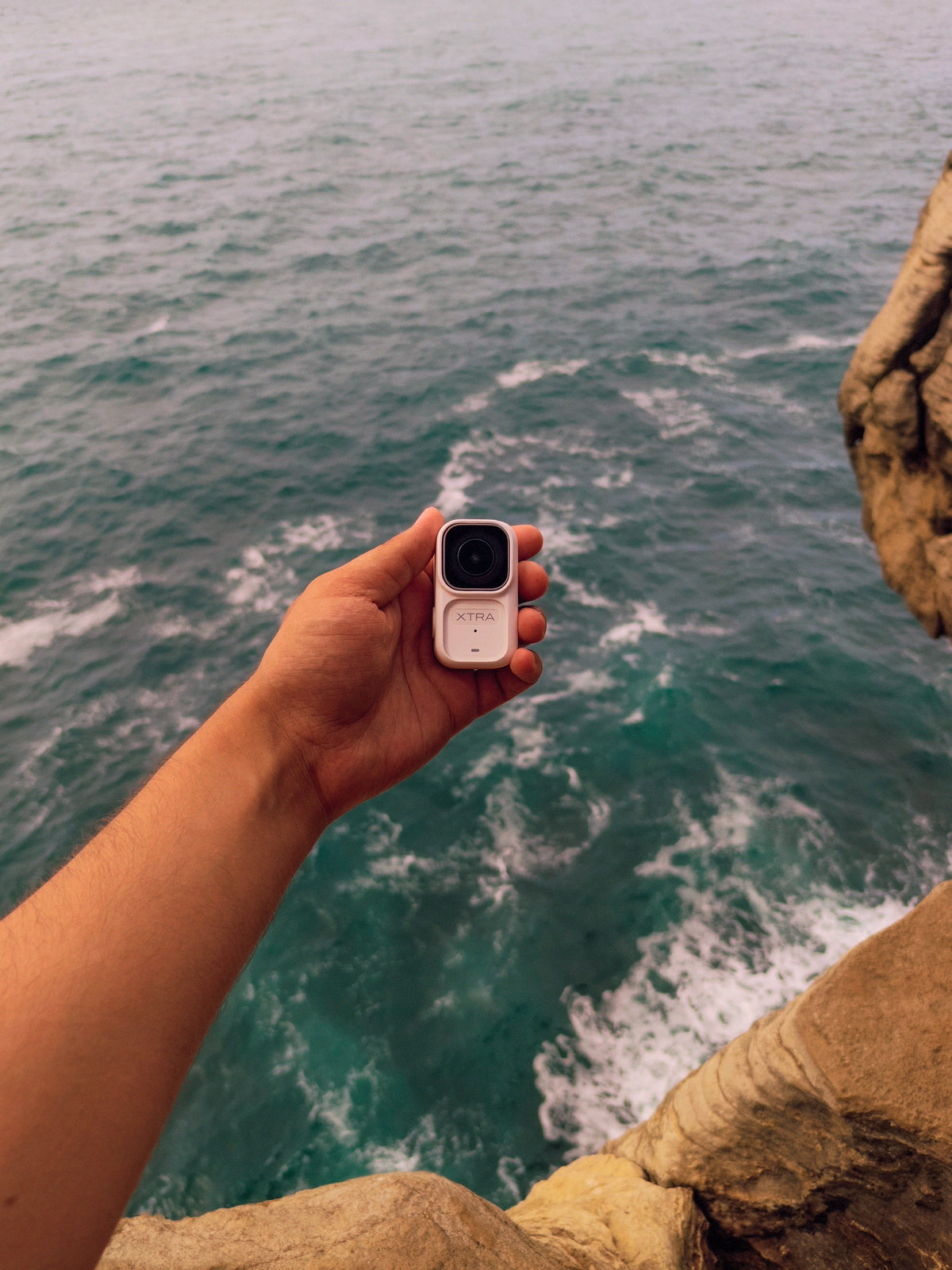 Can Xtra ATTO Be a Vlogging Camera? A Hands-Free Vlogging Guide